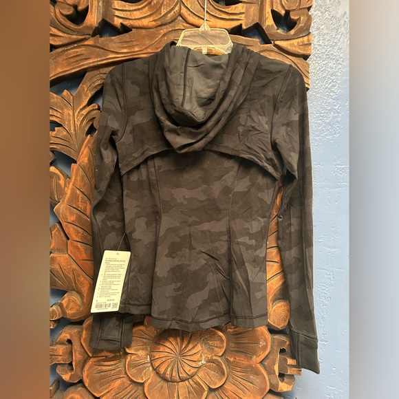 Lululemon Jacket - Picture 2 of 3